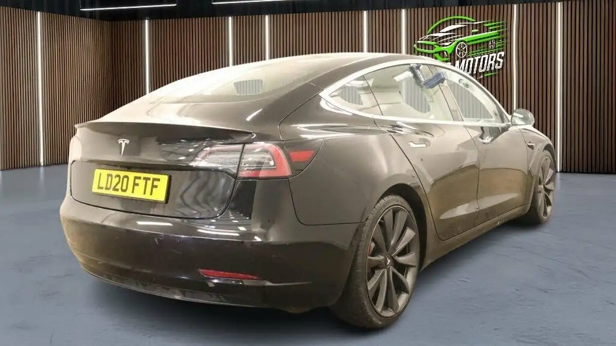 2020-tesla-model-3-e-performance-big-4