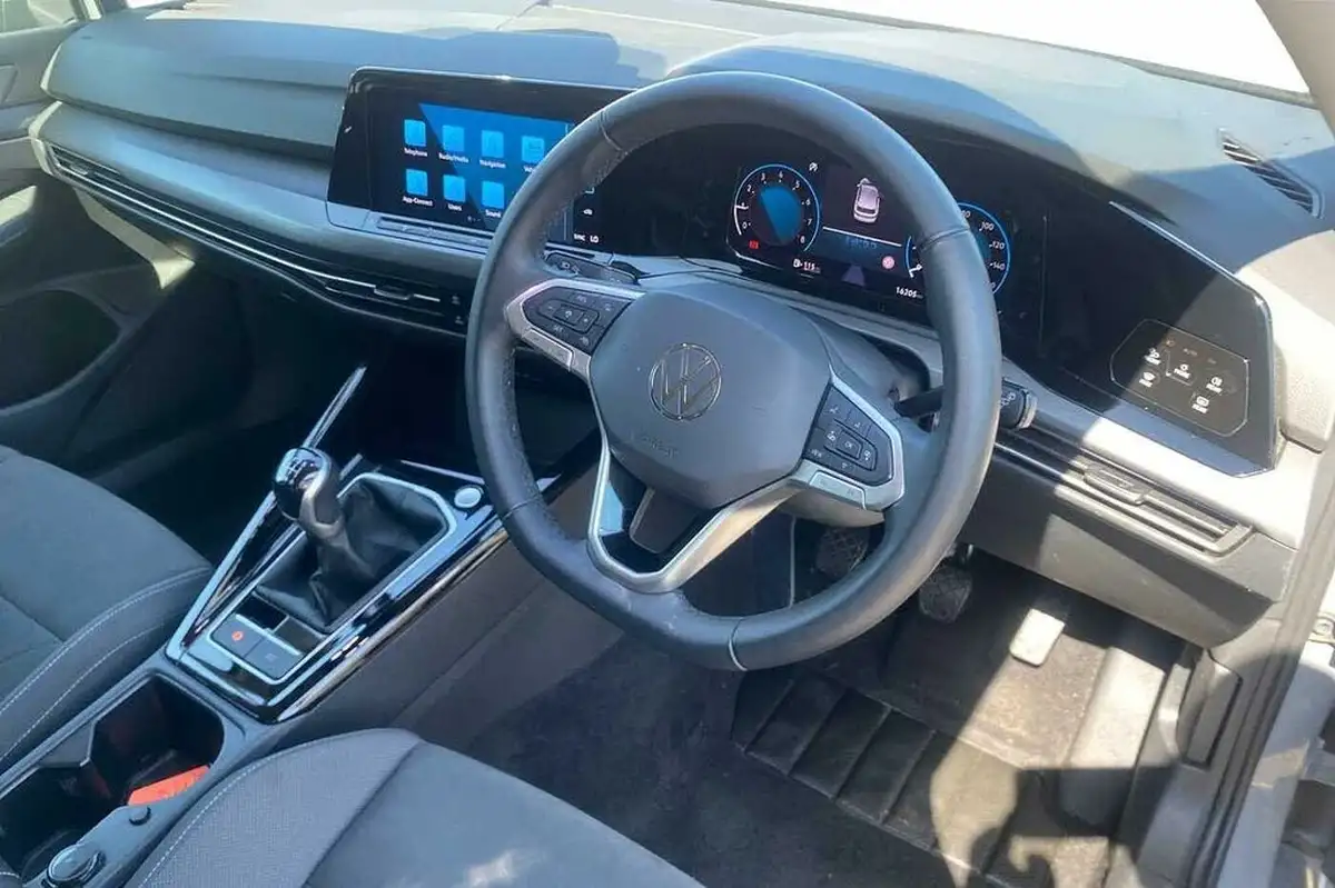 2023-volkswagen-golf-15-tsi-style-edition-130ps-big-5