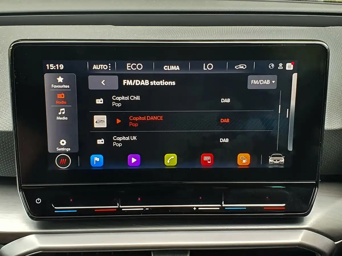2024-seat-leon-14-e-hybrid-fr-hatchback-big-20