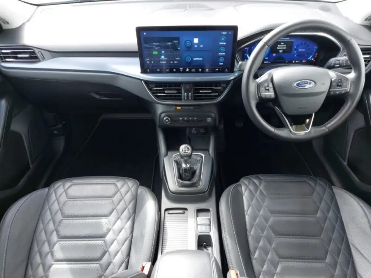 2022-ford-focus-10t-active-vignale-155ps-hybrid-mhev-hatchback-big-2