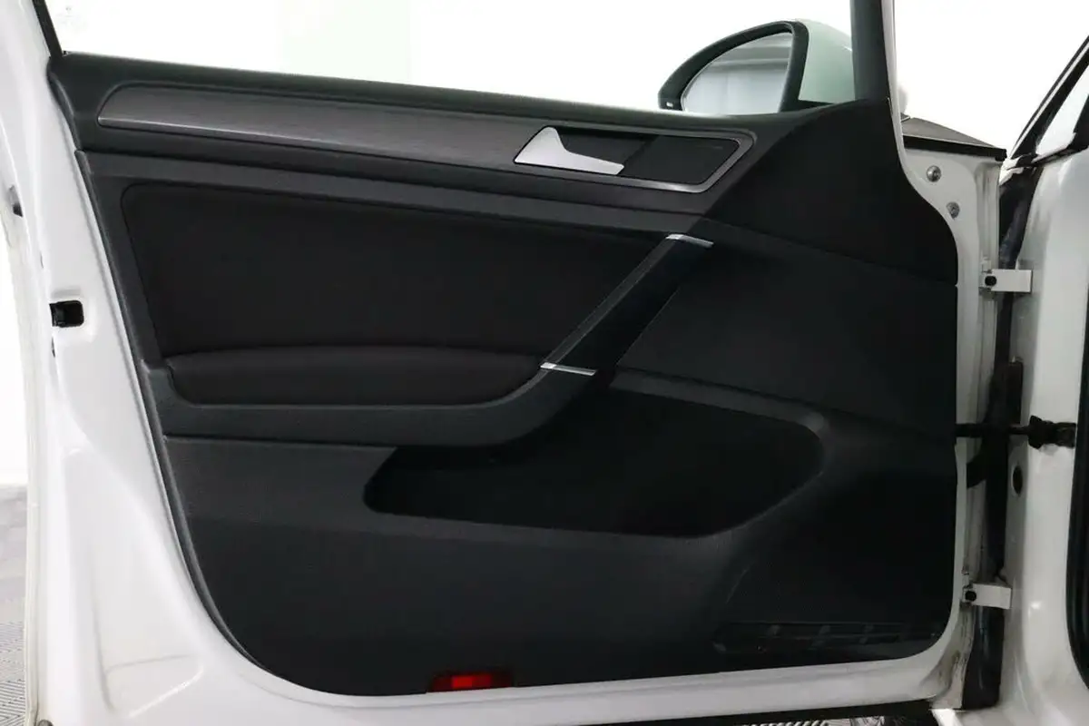 2018-volkswagen-golf-e-e-golf-big-40