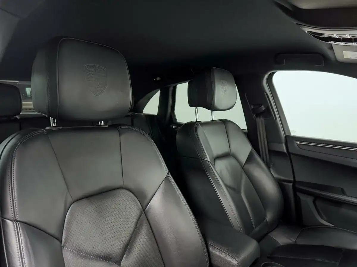 2019-porsche-macan-20-big-24