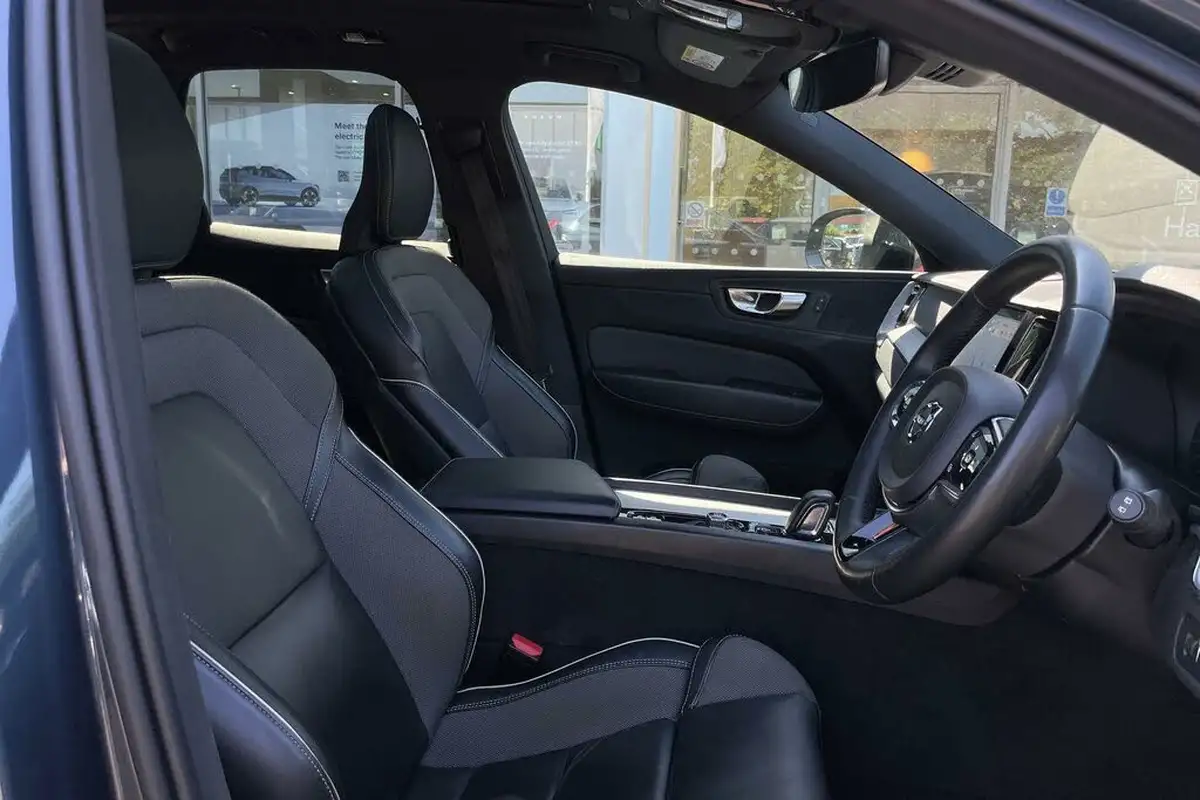 2021-volvo-xc60-20-t8-r-design-pro-455bhp-plug-in-hybrid-big-26