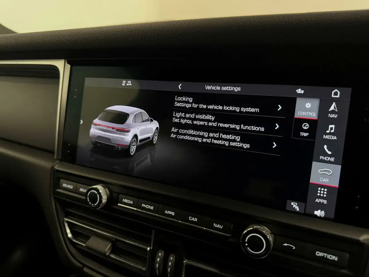 2019-porsche-macan-20-big-48