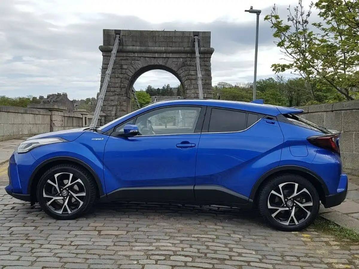 2020-toyota-c-hr-20-vvt-i-design-big-3