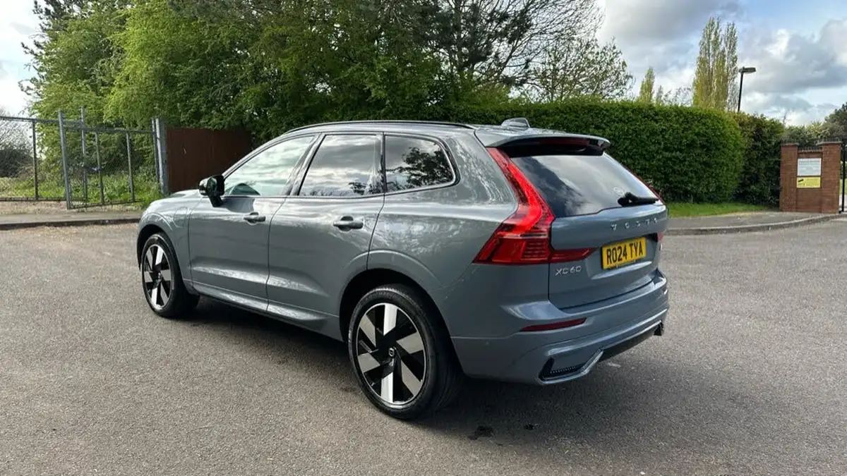 2024-volvo-xc60-20-b5-plus-big-27