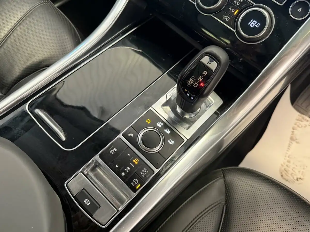 2014-land-rover-range-rover-sport-30-sd-v6-hse-big-33