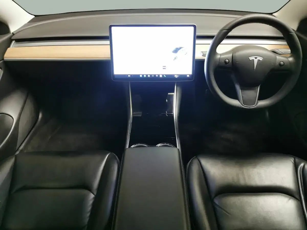 2020-tesla-model-3-e-long-range-big-8