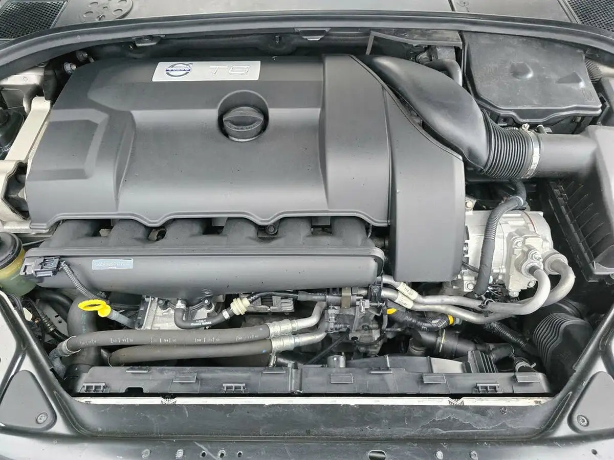 2011-volvo-xc70-30-t6-se-big-73