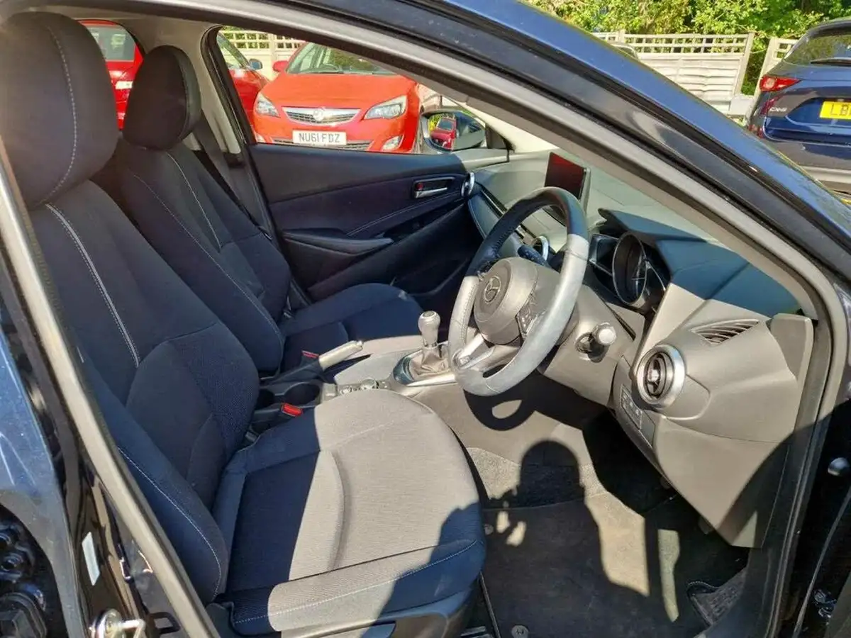 2022-mazda-mazda2-15-e-skyactiv-g-sport-big-8
