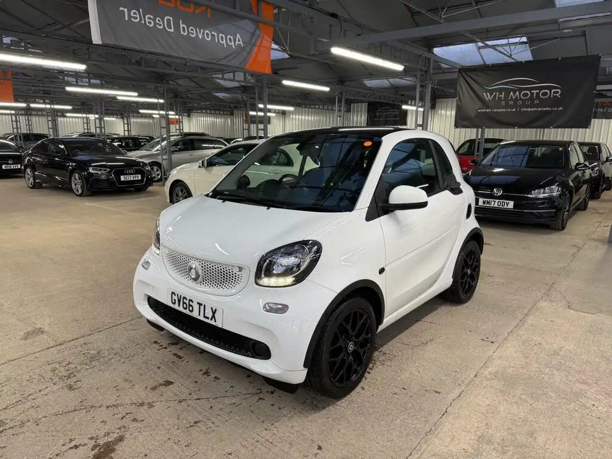 2017-smart-fortwo-09-edition-white-big-15