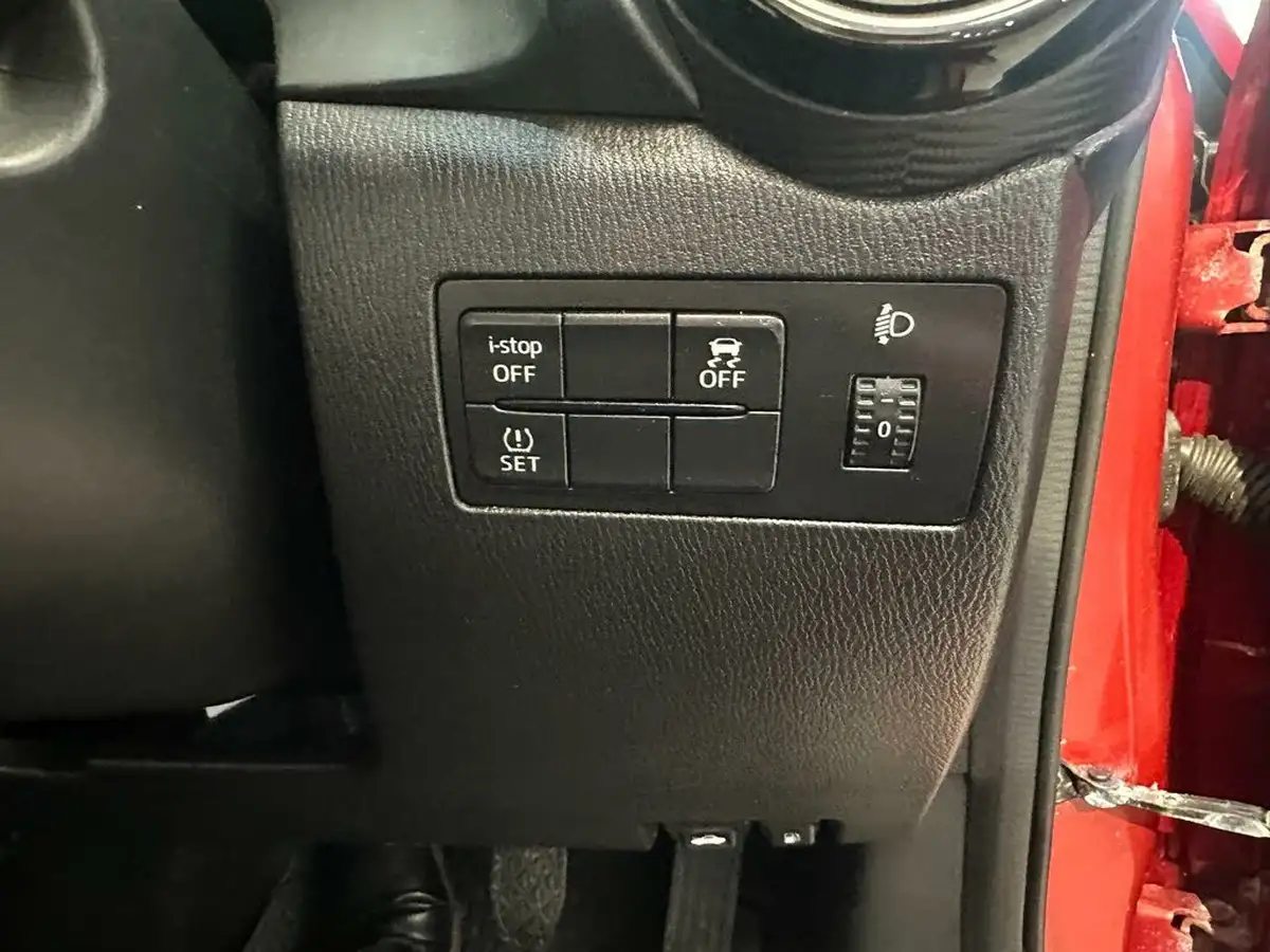 2018-mazda-mazda2-15-se-l-big-10