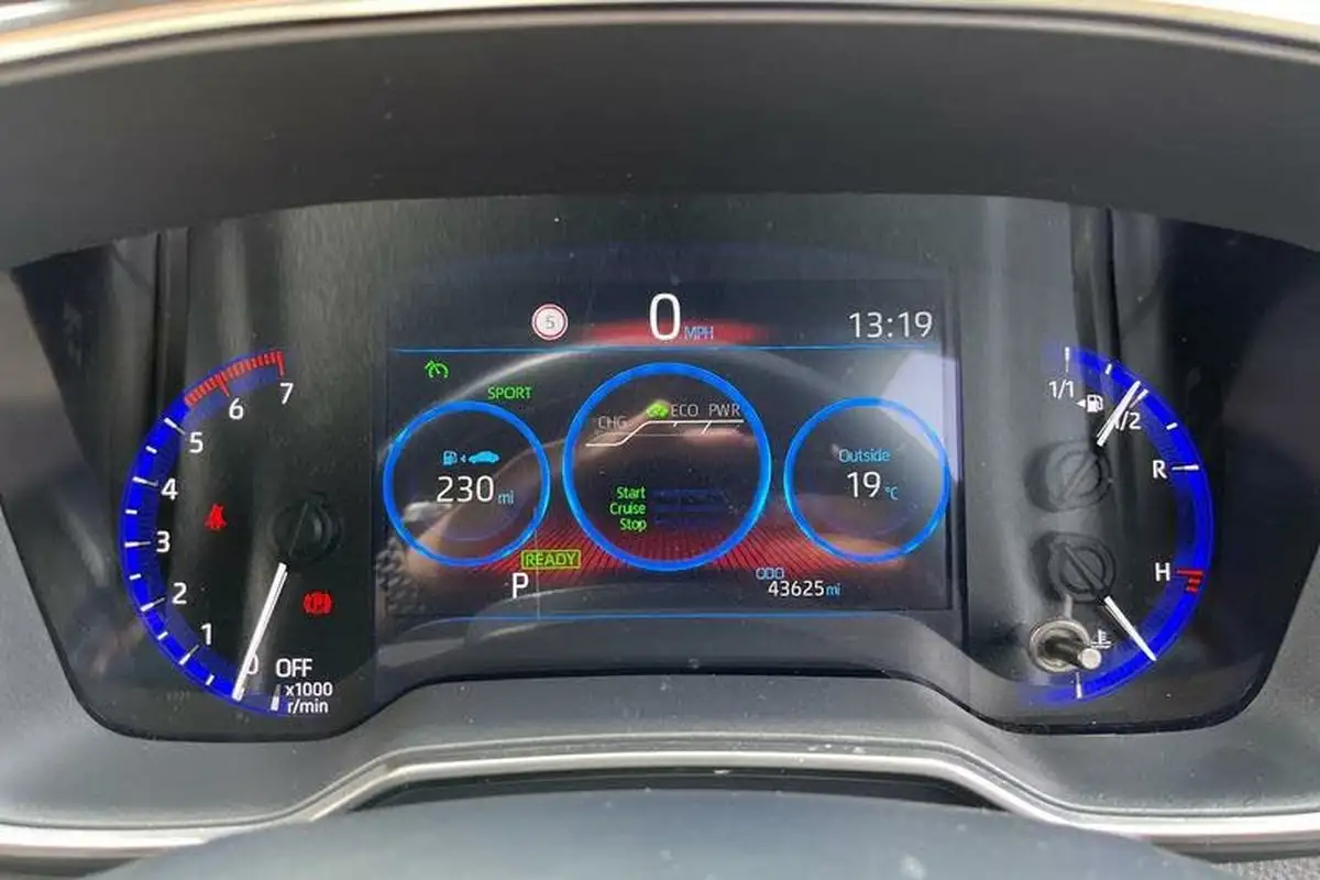 2021-toyota-corolla-18-vvt-i-gr-sport-trk-hatchback-big-12