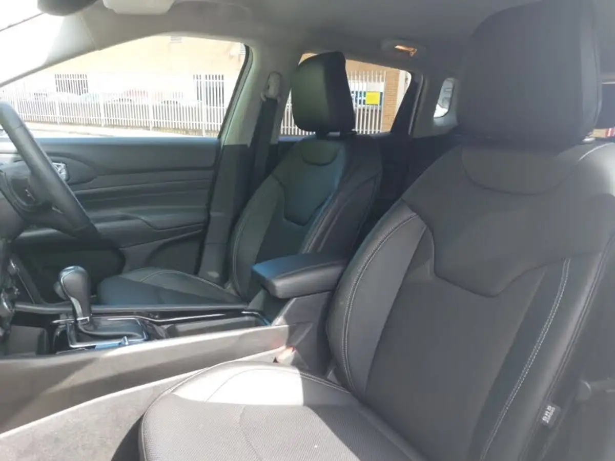 2024-jeep-compass-13-gse-s-big-4