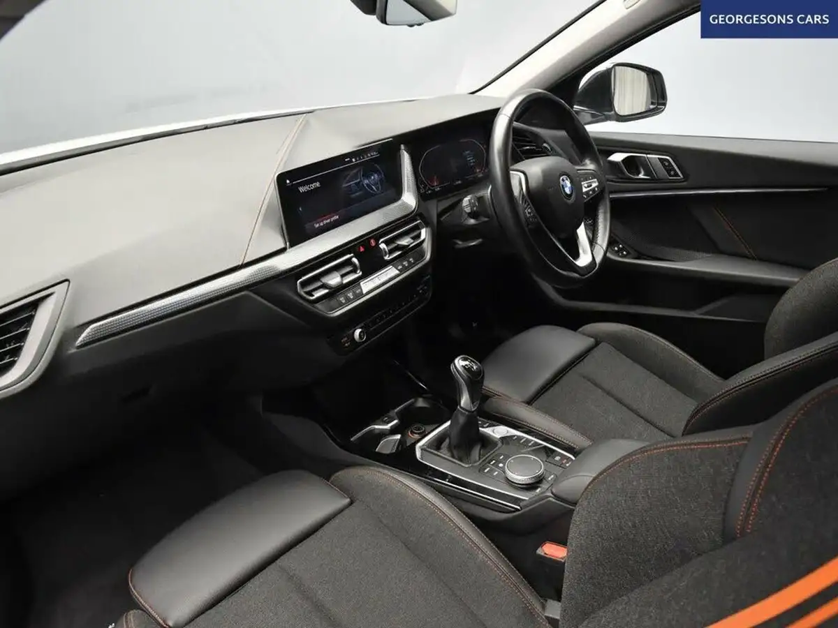 2022-bmw-1-series-15td-116d-sport-big-15