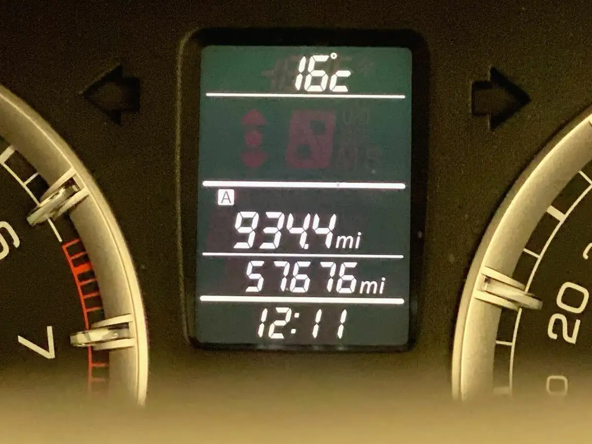 2015-suzuki-swift-12-sz3-5d-big-16