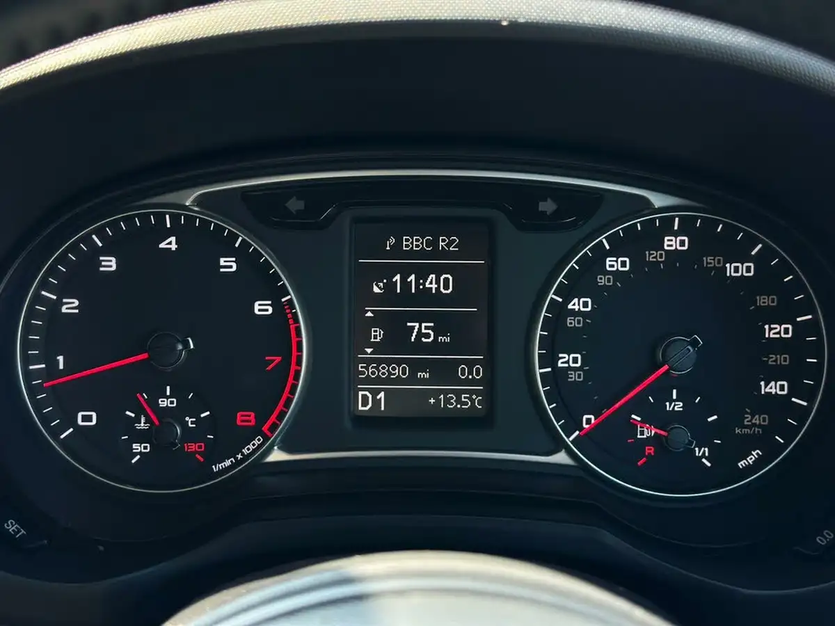 2015-audi-a1-14-122ps-sportback-5d-1390cc-s-tronic-big-21
