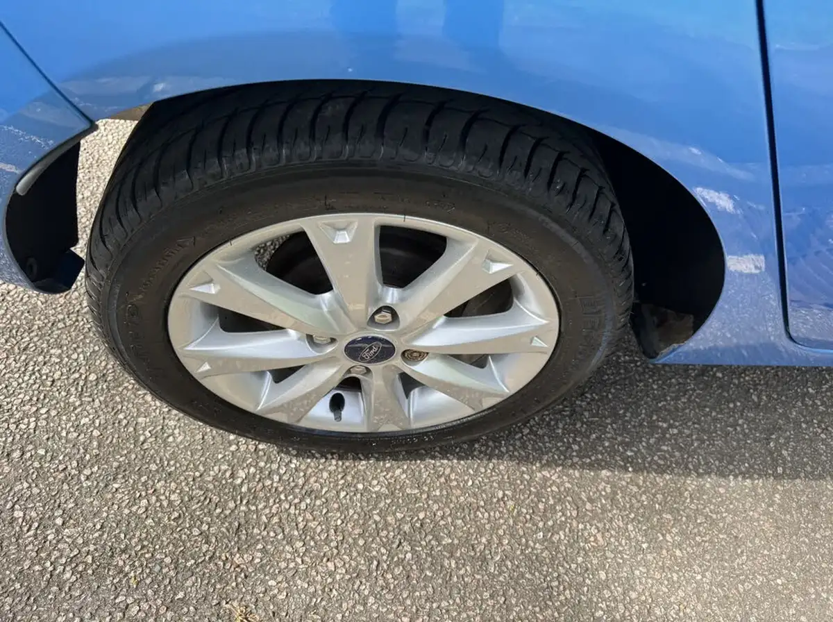 2009-ford-fiesta-125-zetec-5d-big-21