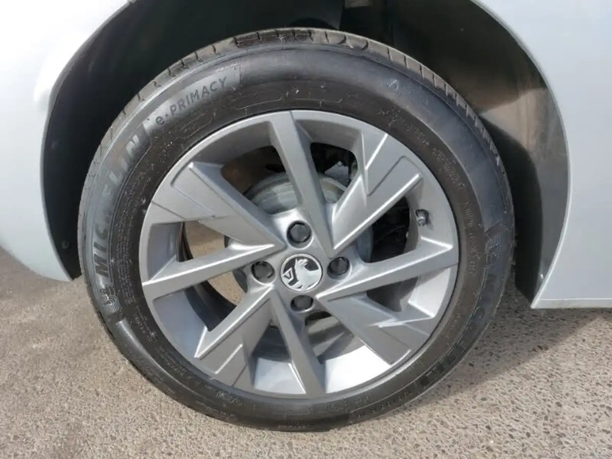 2024-vauxhall-corsa-12i-design-big-11
