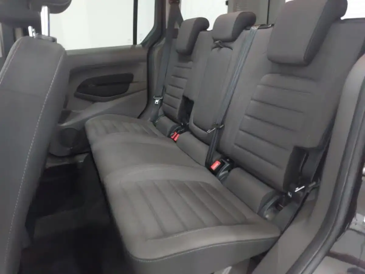 2022-ford-tourneo-connect-15-titanium-120ps-ecoblue-1499cc-powershift-big-5
