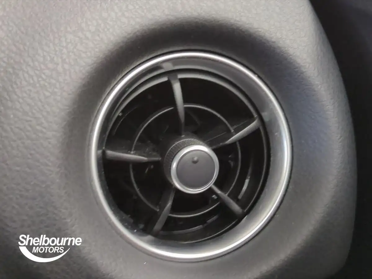2020-toyota-yaris-15-vvt-i-y20-98bhp-hybrid-1497cc-e-cvt-big-20