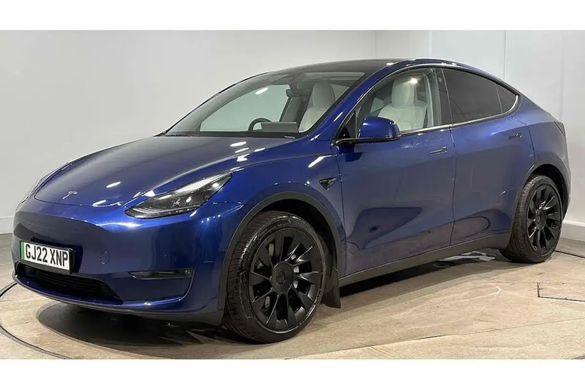2022-tesla-model-y-e-long-range-big-6