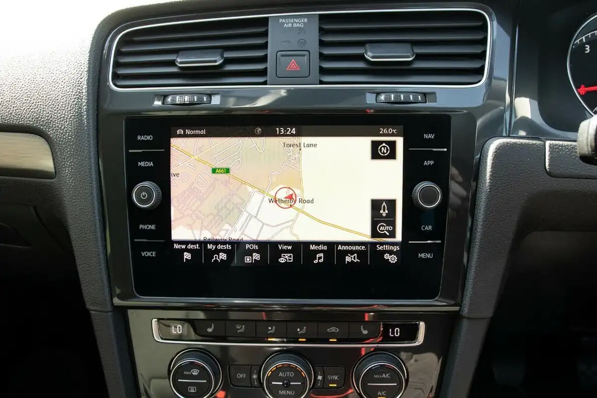 2020-volkswagen-golf-15-tsi-match-edition-150ps-hatchback-big-30