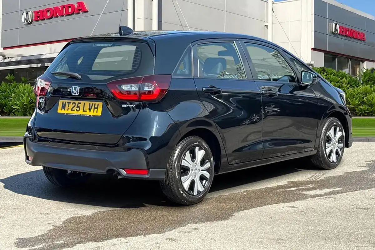 2025-honda-jazz-15-i-mmd-elegance-big-12