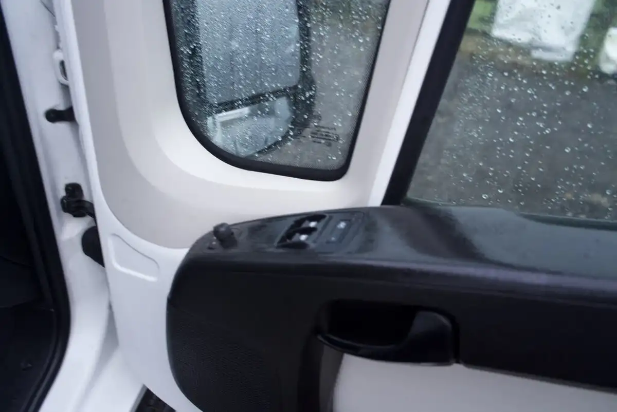 2019-peugeot-boxer-22-bluehdi-professional-335-l3-h2-panel-big-13