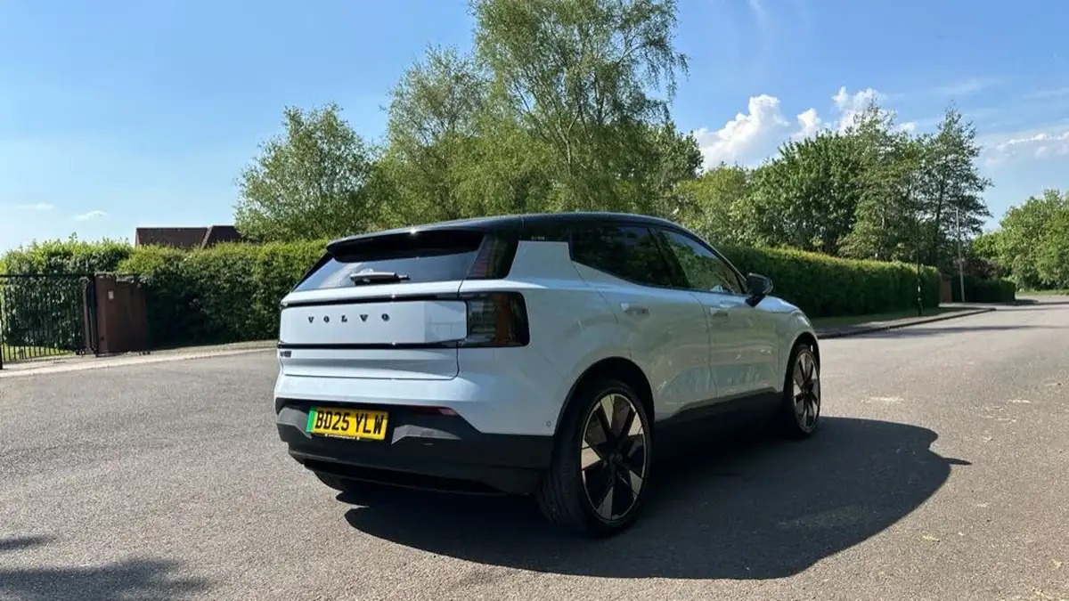 2025-volvo-ex30-e-twin-ultra-big-36