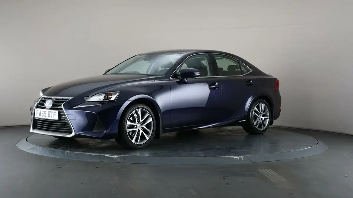 2019-lexus-is-300h-25-is-big-33