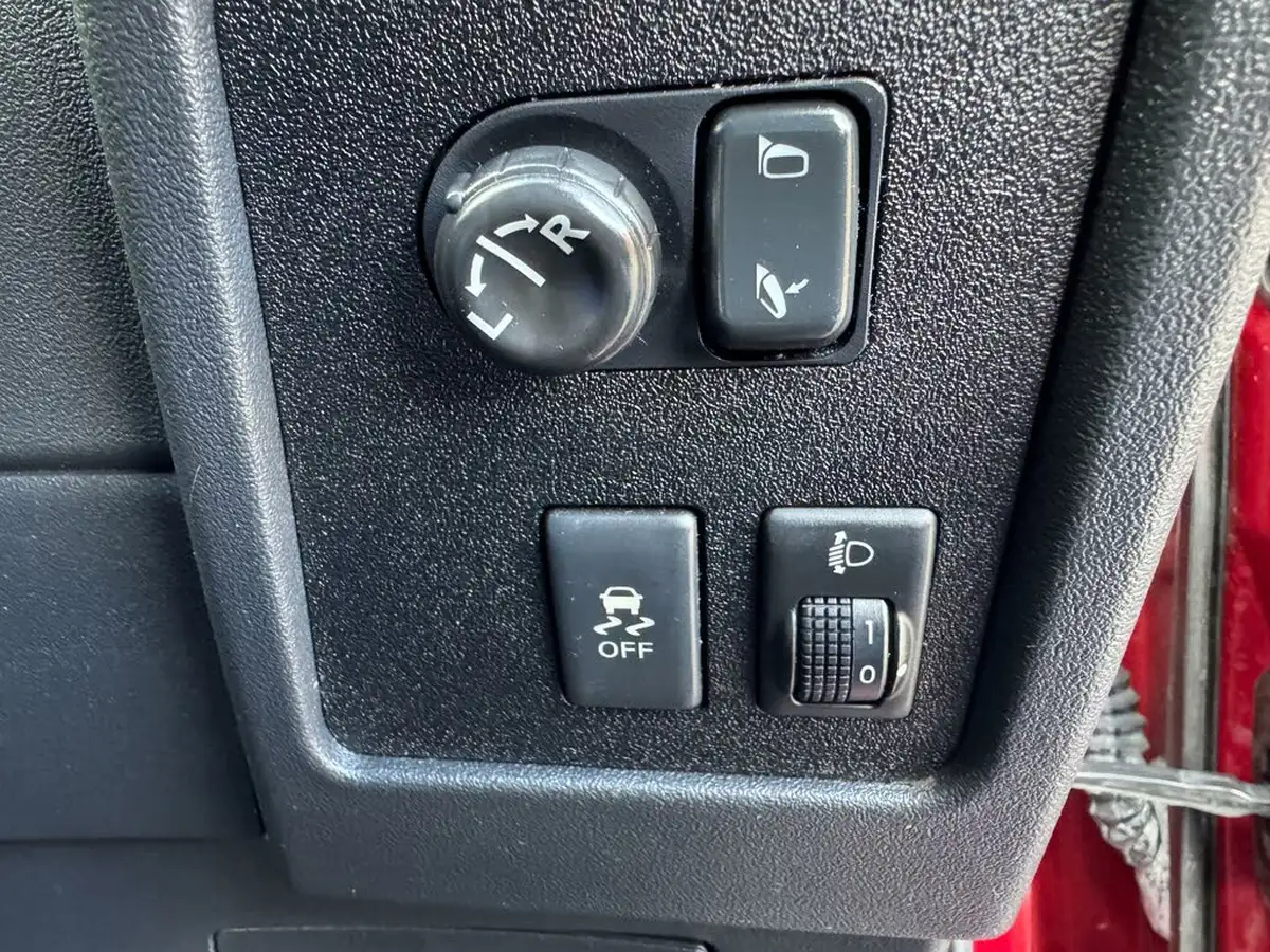 2010-nissan-qashqai-15td-acenta-big-33