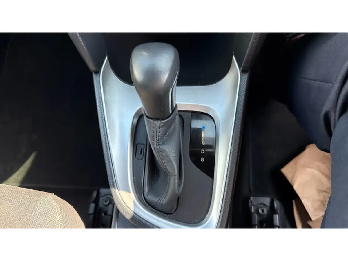 2021-toyota-yaris-15-vvt-i-design-panoramic-roof-big-21