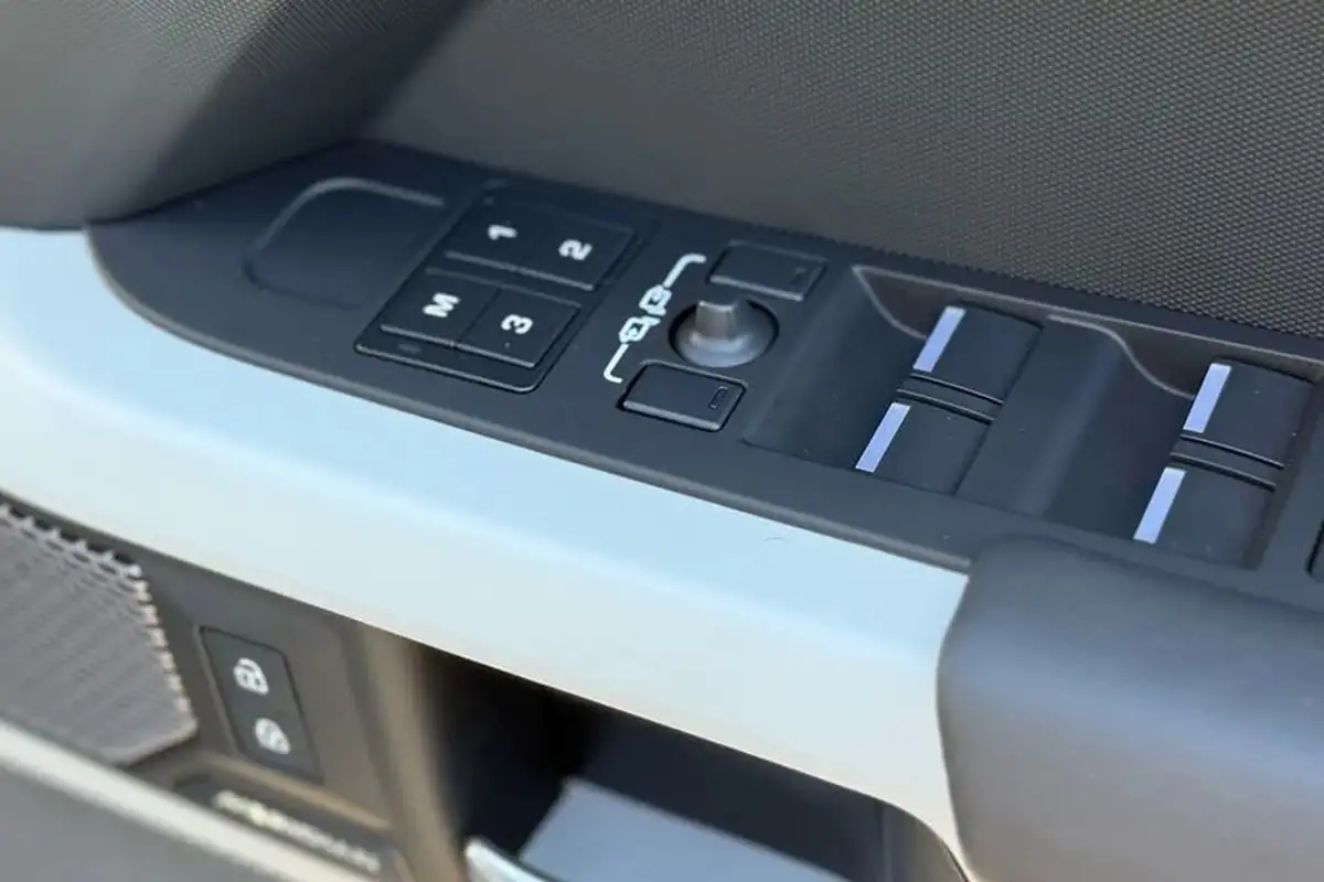 2024-land-rover-110-defender-30-d300-x-dynamic-hse-big-25