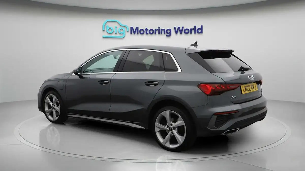 2022-audi-a3-14-40-tfsi-e-s-line-big-5