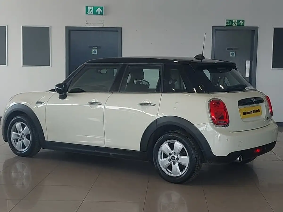 2020-mini-countryman-15-cooper-classic-big-1
