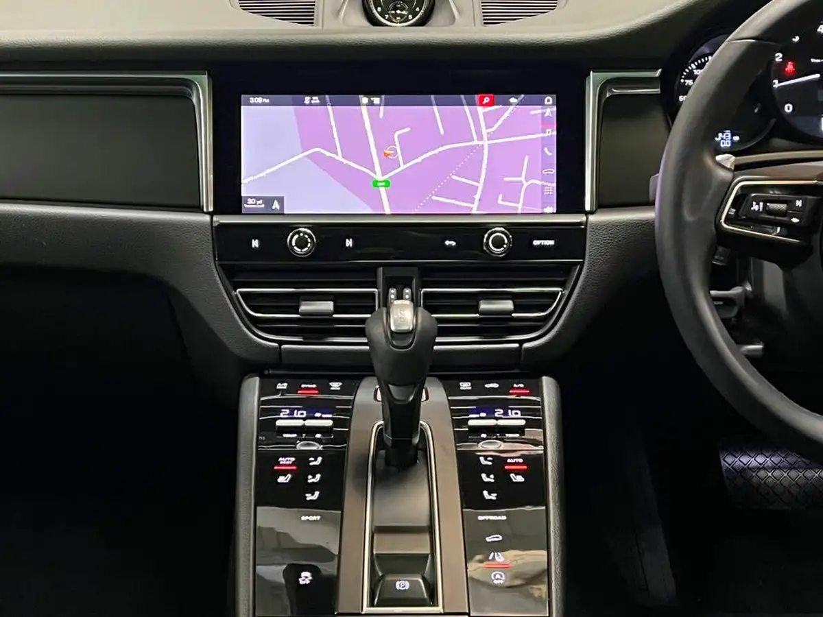 2023-porsche-macan-20-big-9