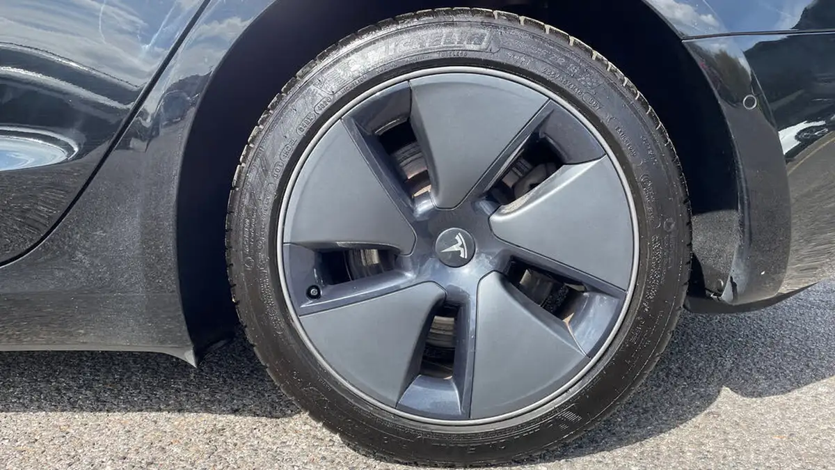 2021-tesla-model-3-e-long-range-awd-big-17