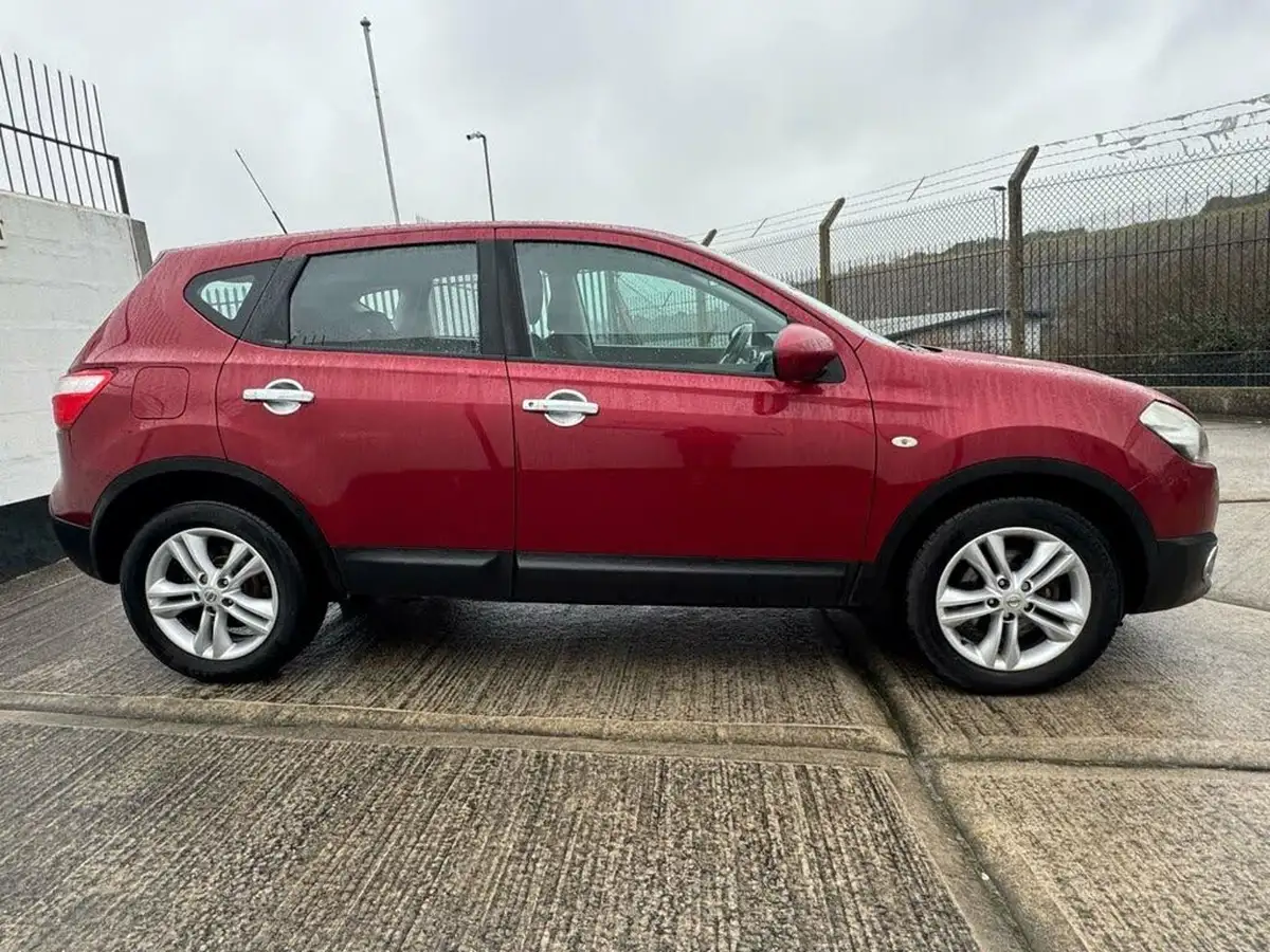 2010-nissan-qashqai-15td-acenta-big-10