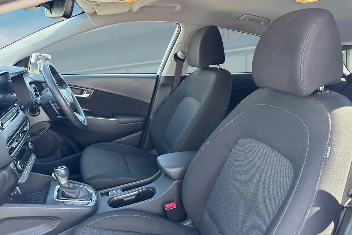 2022-hyundai-kona-16-gdi-premium-big-15