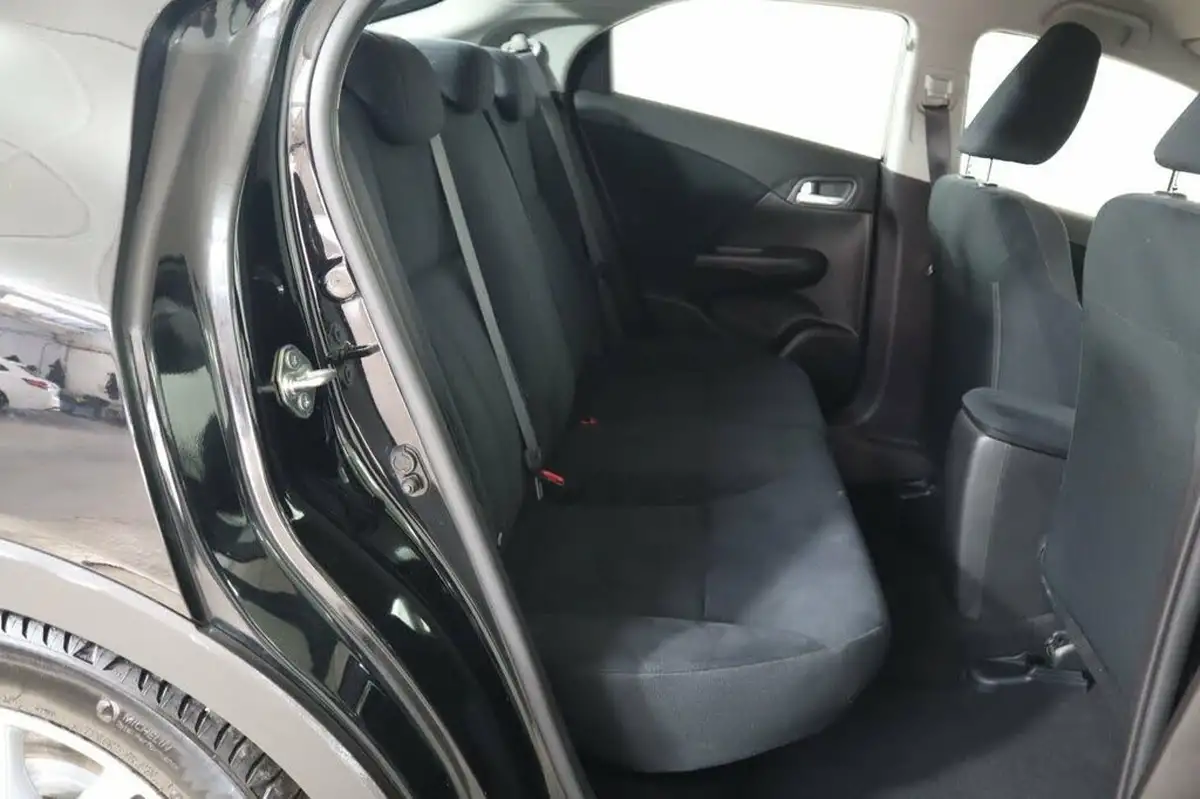 2013-honda-civic-18-se-auto-big-13