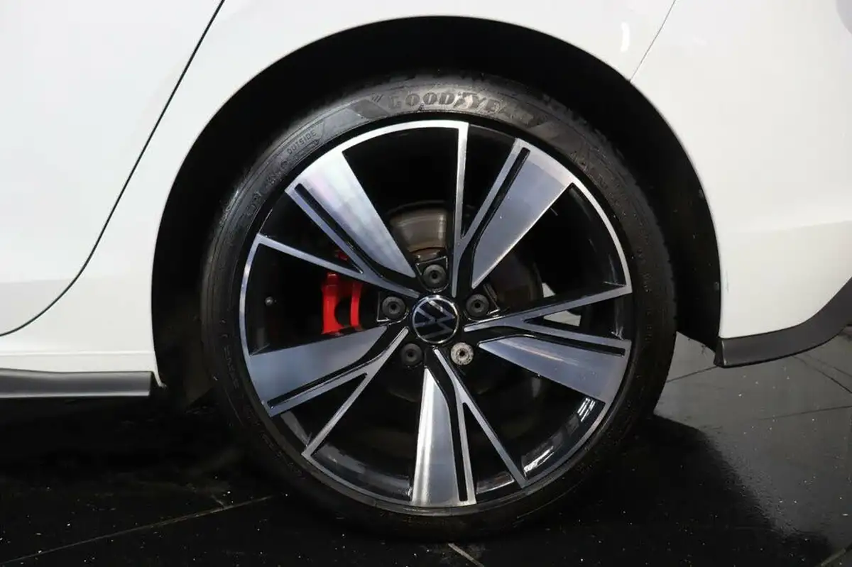 2023-volkswagen-golf-20tdi-gtd-big-32