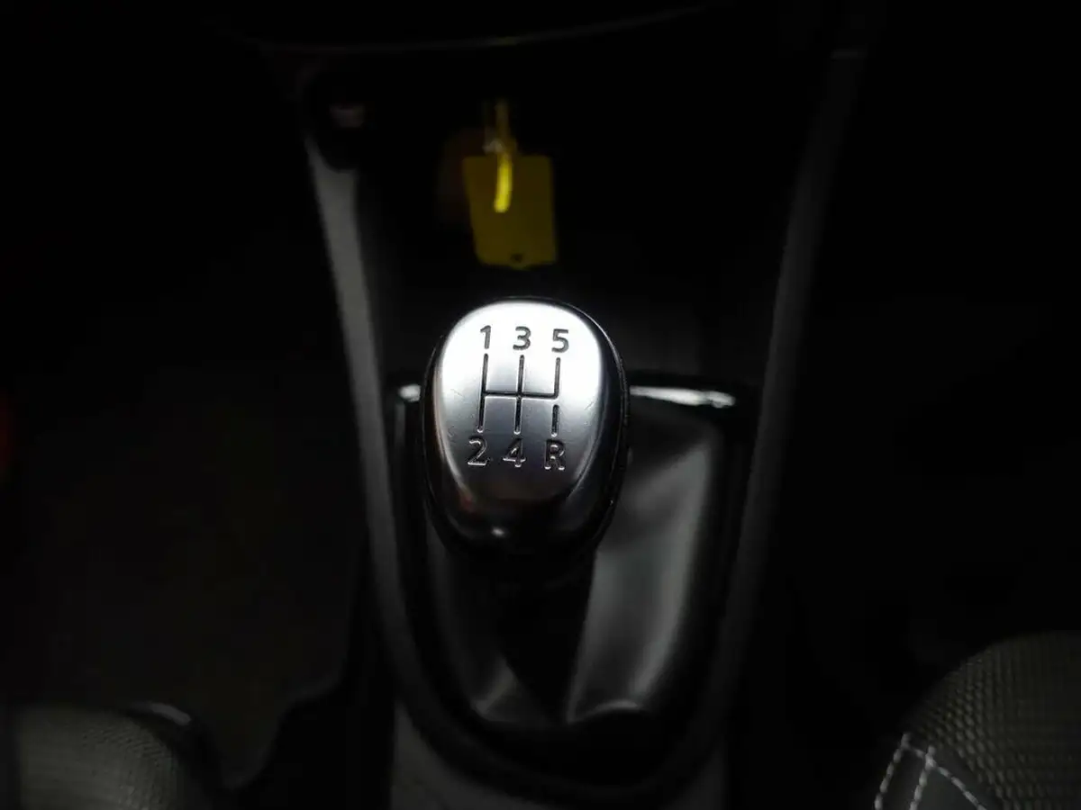 2019-renault-clio-09-tce-iconic-90ps-big-34