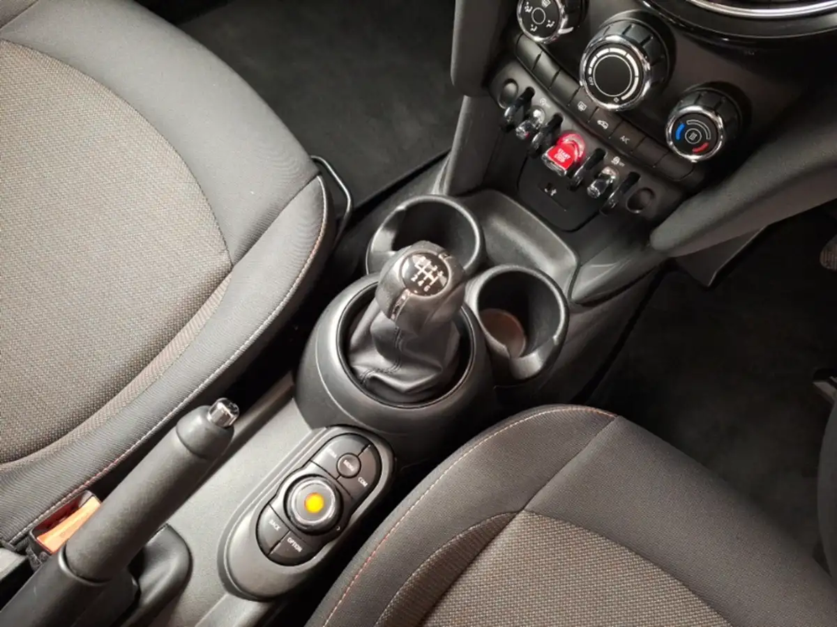 2024-mazda-mazda2-15-homura-big-10