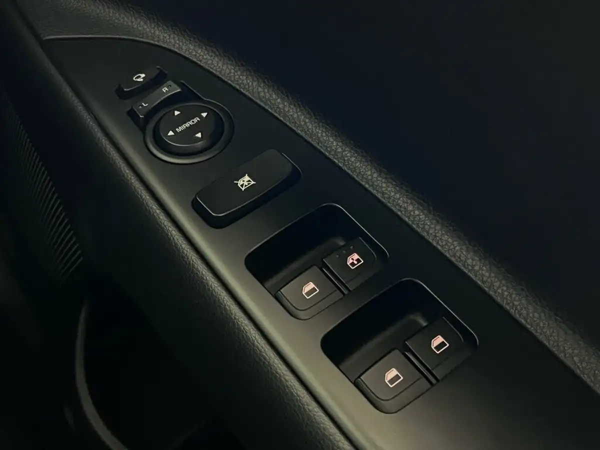 2018-kia-rio-14-3-big-28