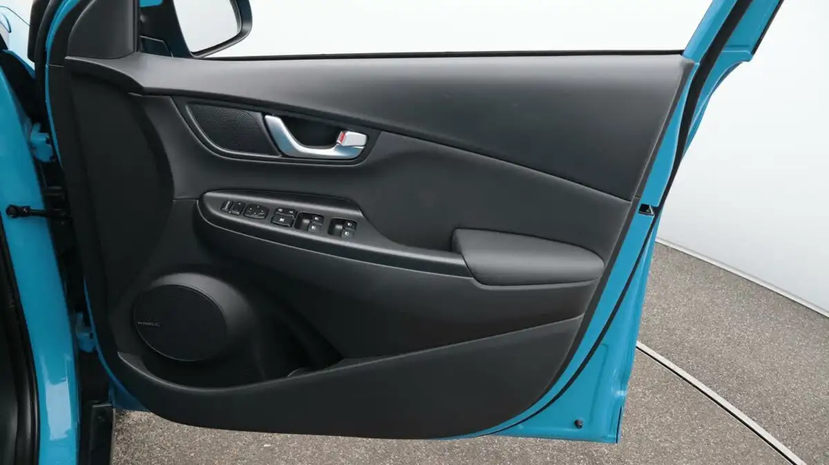 2023-hyundai-kona-e-ultimate-204ps-64kwh-105kw-obc-big-15