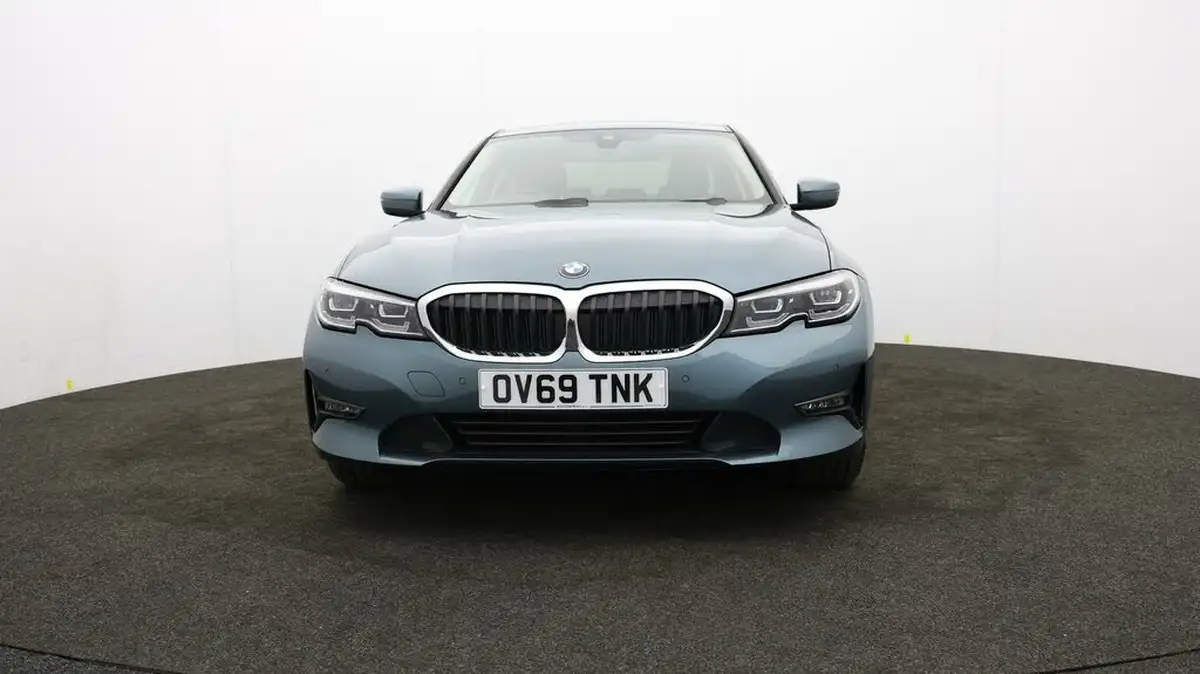 2019-bmw-3-series-20-330e-se-pro-big-46