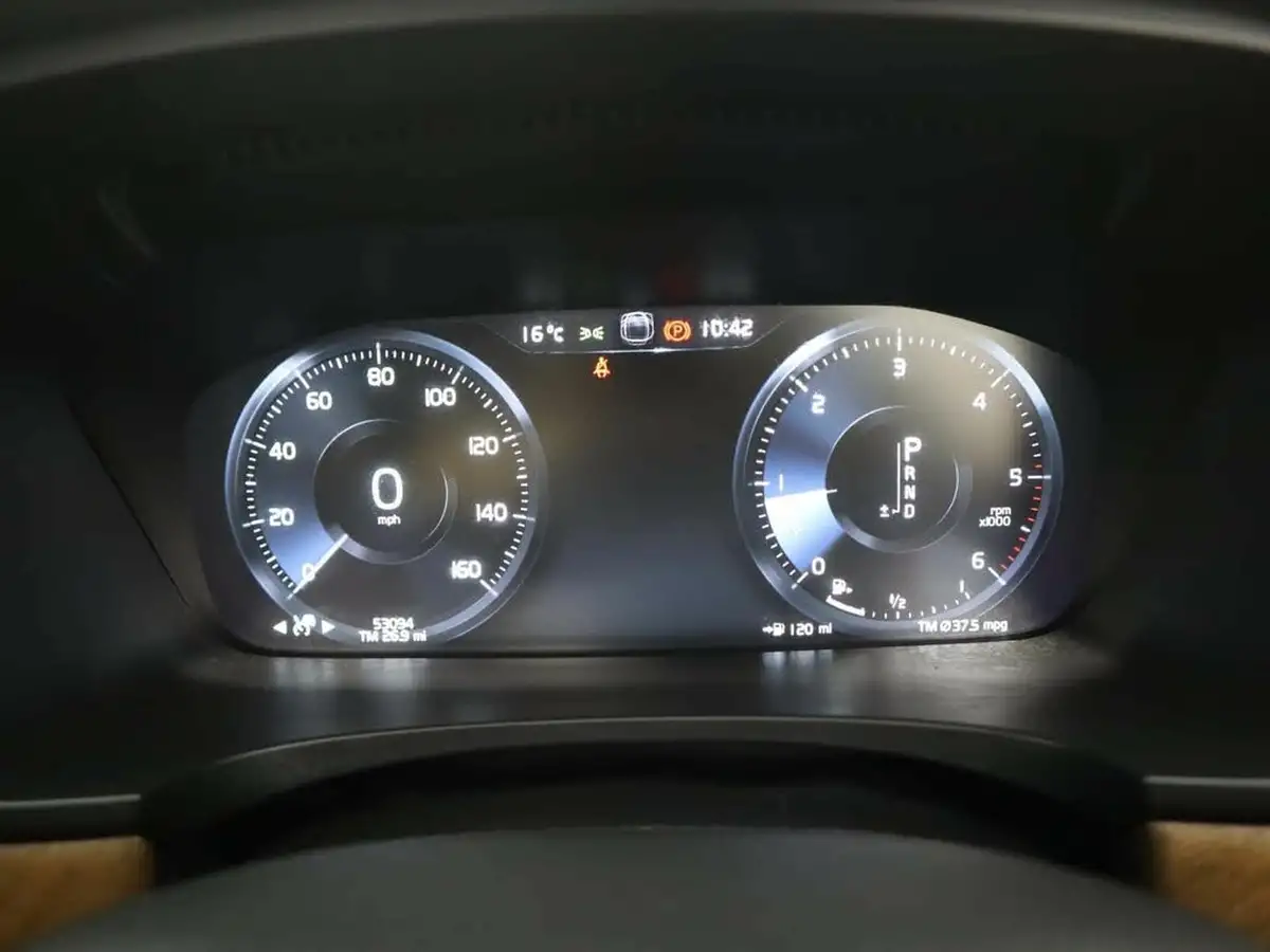 2017-volvo-s90-20td-d4-inscription-big-18