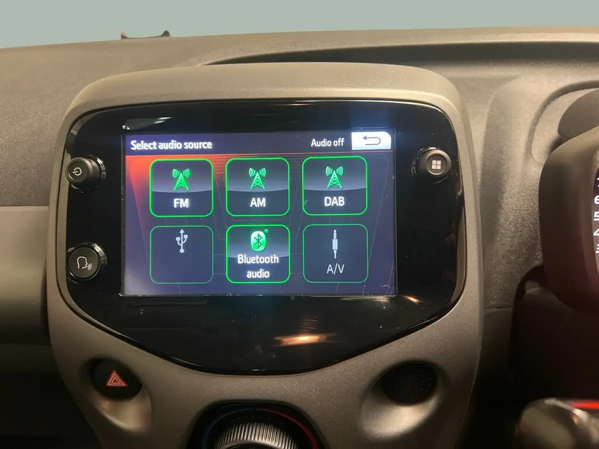 2021-toyota-aygo-10-vvt-i-x-play-tss-big-6