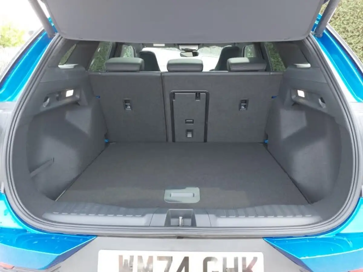 2024-ford-explorer-e-premium-286ps-77kwh-big-7